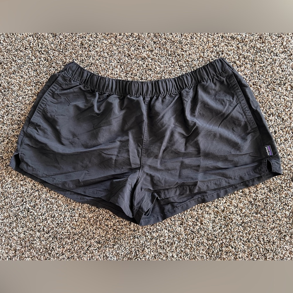 Patagonia Women’s 2.5” Barely Baggies Shorts Size XL NWOT Black Mid Rise Hiking